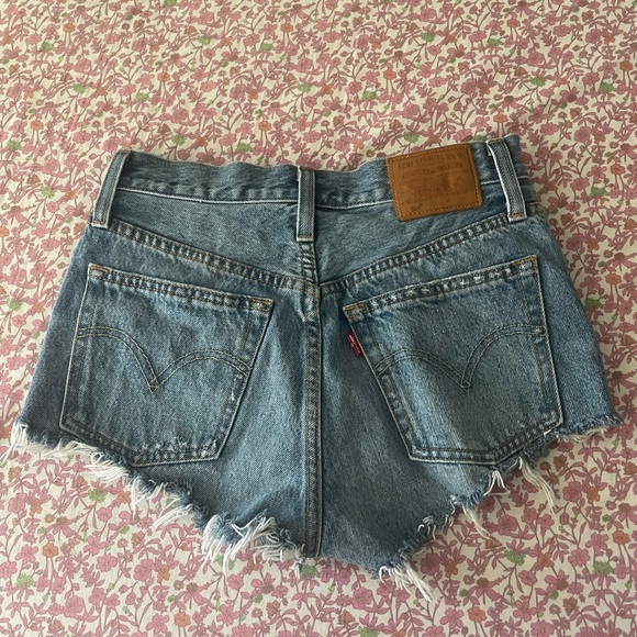 Levi’s 501 Cutoff Shorts - Picture 2 of 10